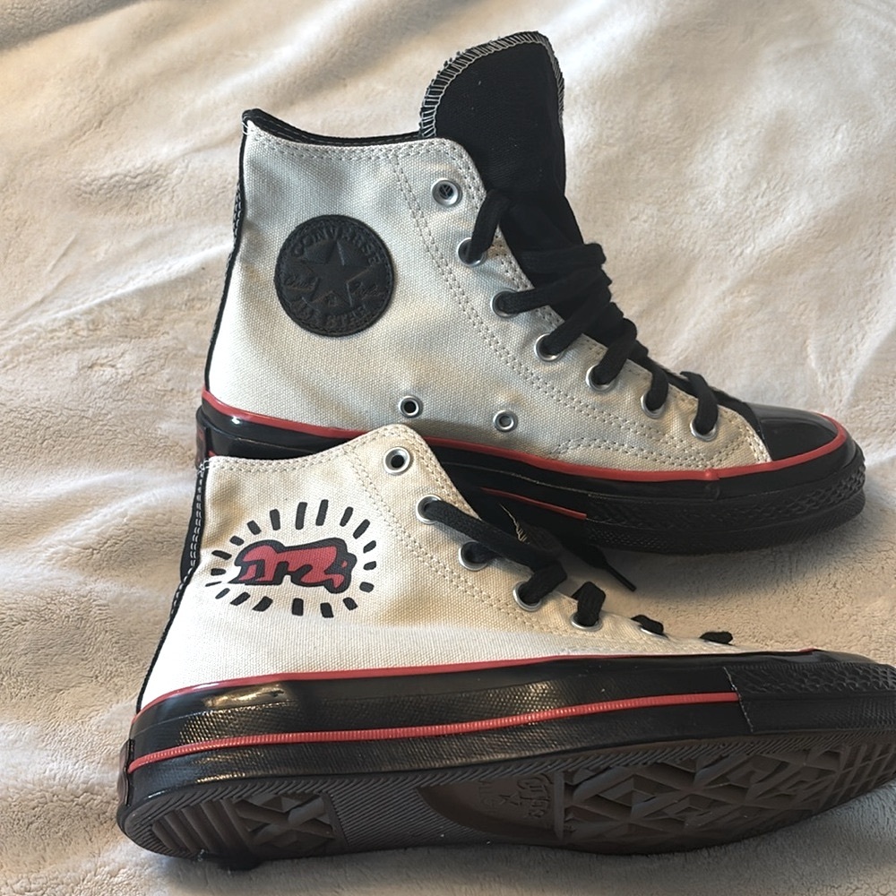 New in Box! Custom Keith Haring Converse women’s Sz 8